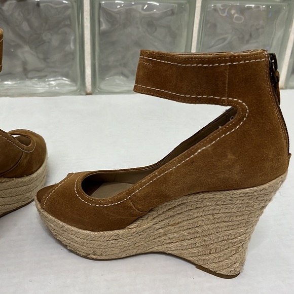 Levity Wedges. Ankle strap. Back zipper. Rope wedge heel. Tan suede. Siz… - Picture 5 of 7